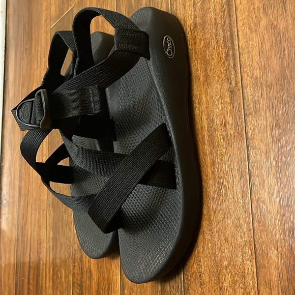 Men Chaco Sandals - size 10 - Picture 1 of 10